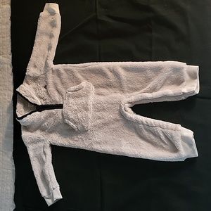 Baby's Gap Super Soft Winter Onesie, Winter White w/Black Trim, Size 12-18 mos